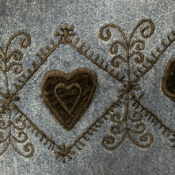 J Gee Long Sleeve Denim button down shirt with contrast collar cuffs embroidery - Picture 7 of 13